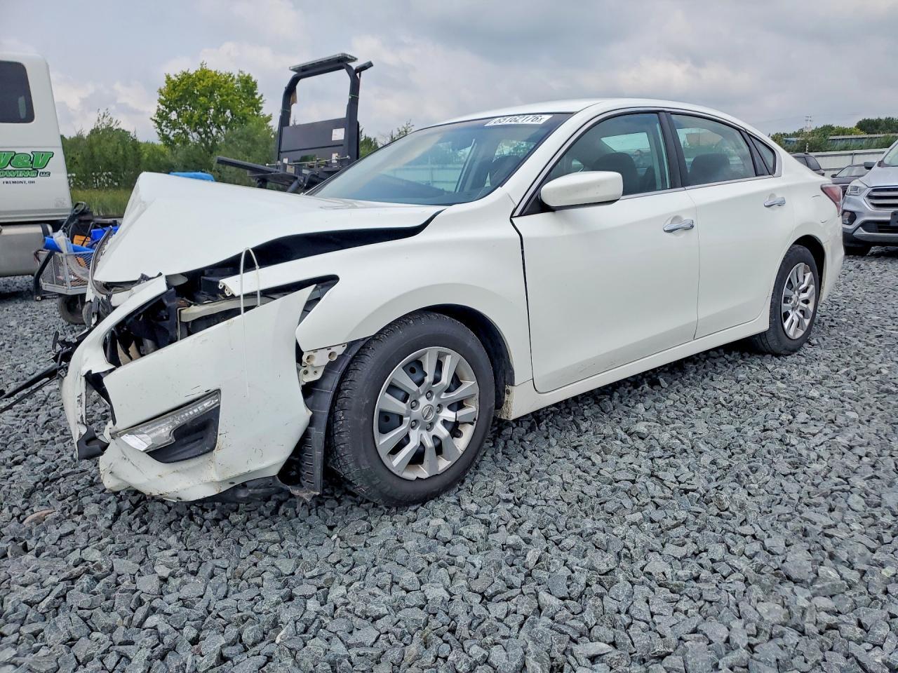 2015 Nissan Altima 2.5 S - zdjęcie główne