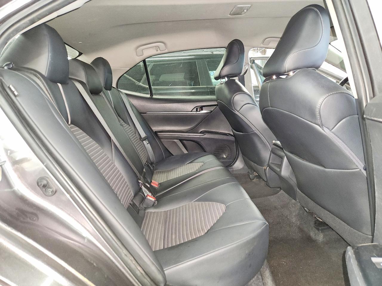 2020 Toyota Camry Se - zdjęcie 10