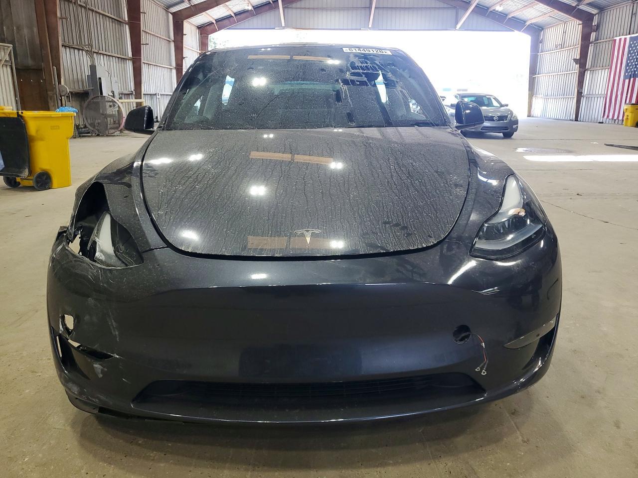 2025 Tesla Model Y - zdjęcie 5