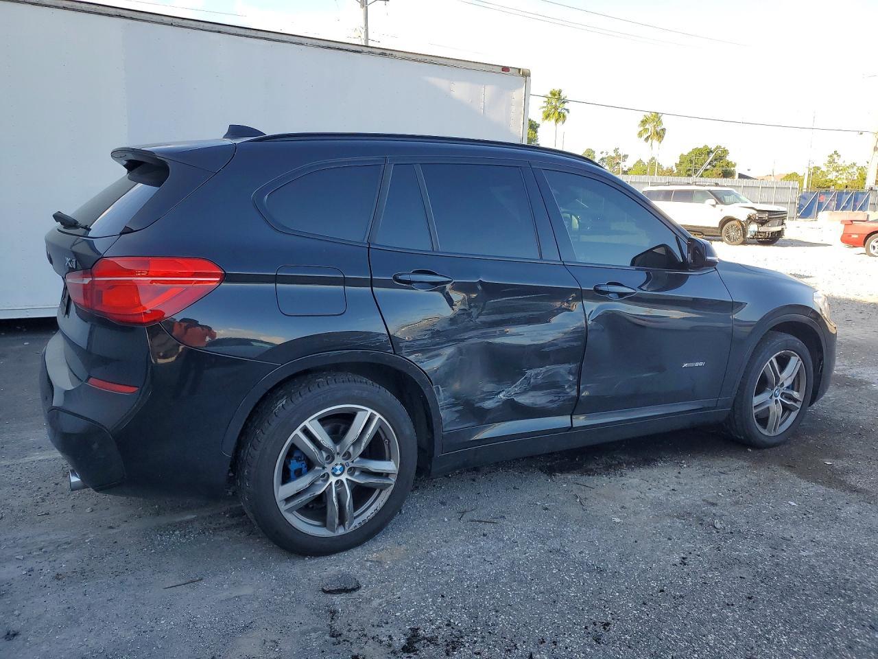 2016 BMW X1 xDrive28I - zdjęcie 3
