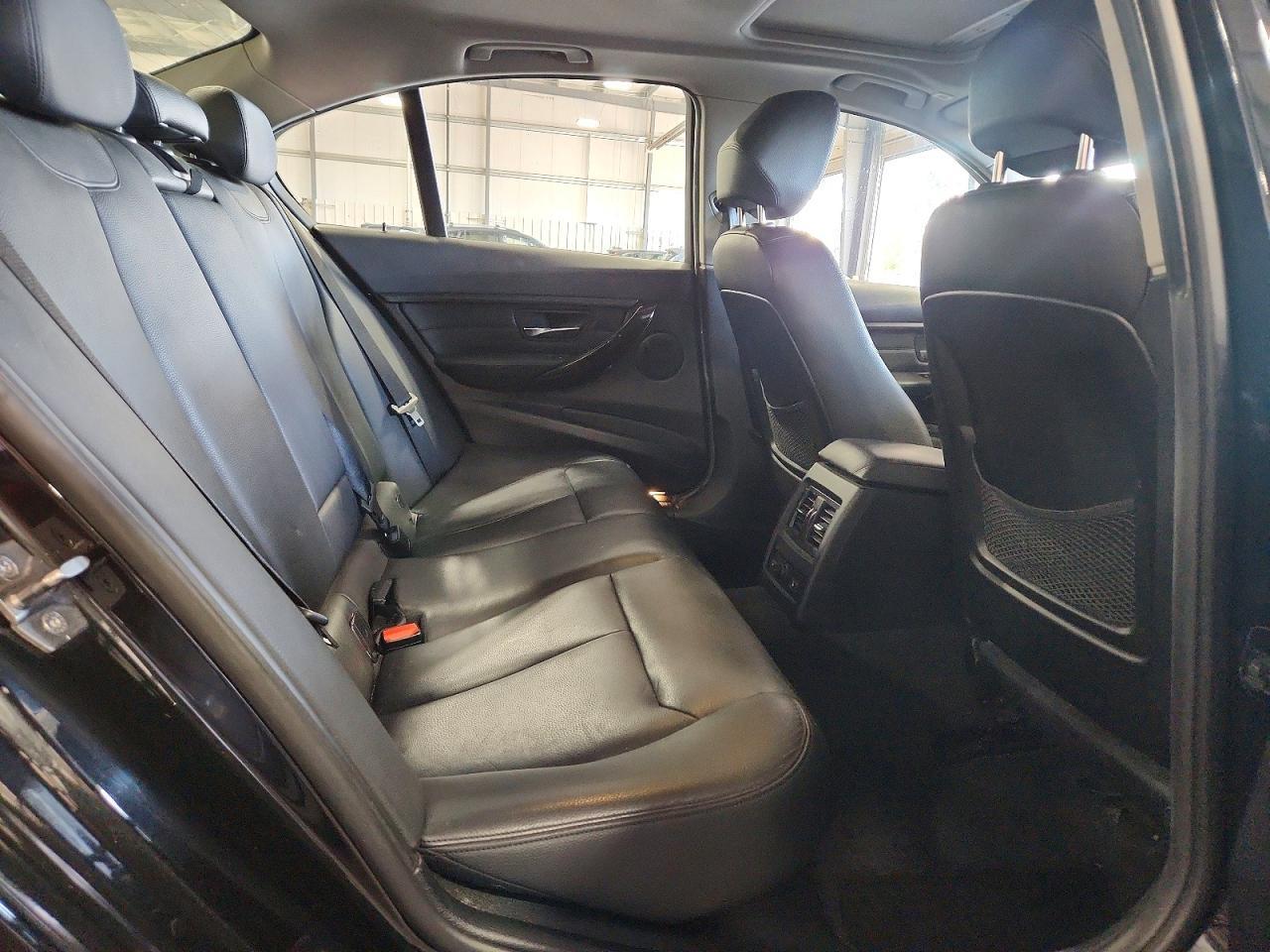 2015 BMW Seria 3 328i - zdjęcie 10