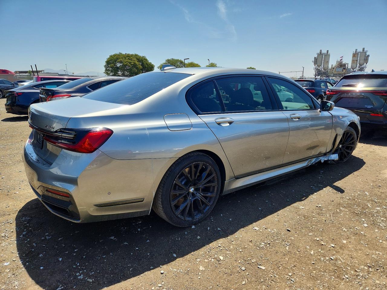 2022 BMW Seria 7 750i - zdjęcie 3