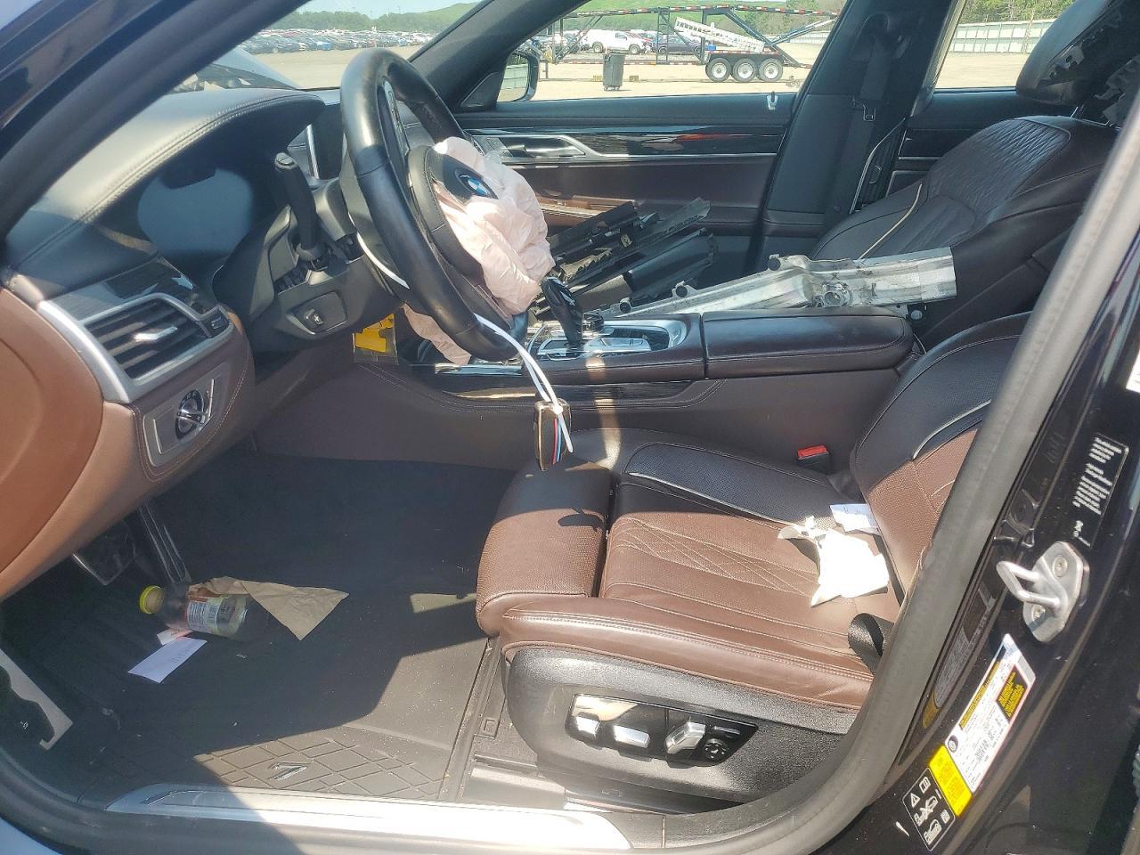 2021 BMW 750 Xi - zdjęcie 7