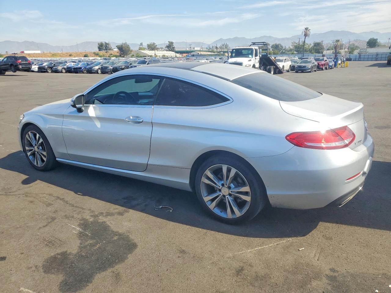 2017 Mercedes-Benz C 300 4Matic - zdjęcie 2