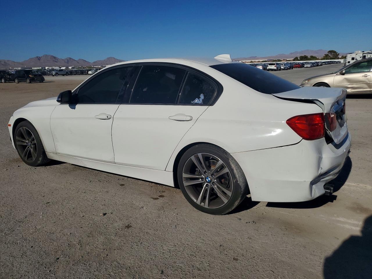 2014 BMW 328 I - zdjęcie 2