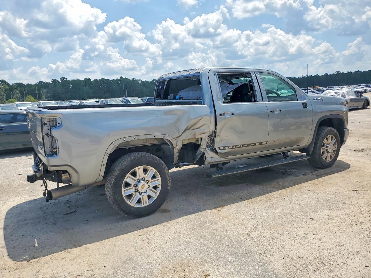 2024 Chevrolet Silverado K2500 High Country - zdjęcie 3