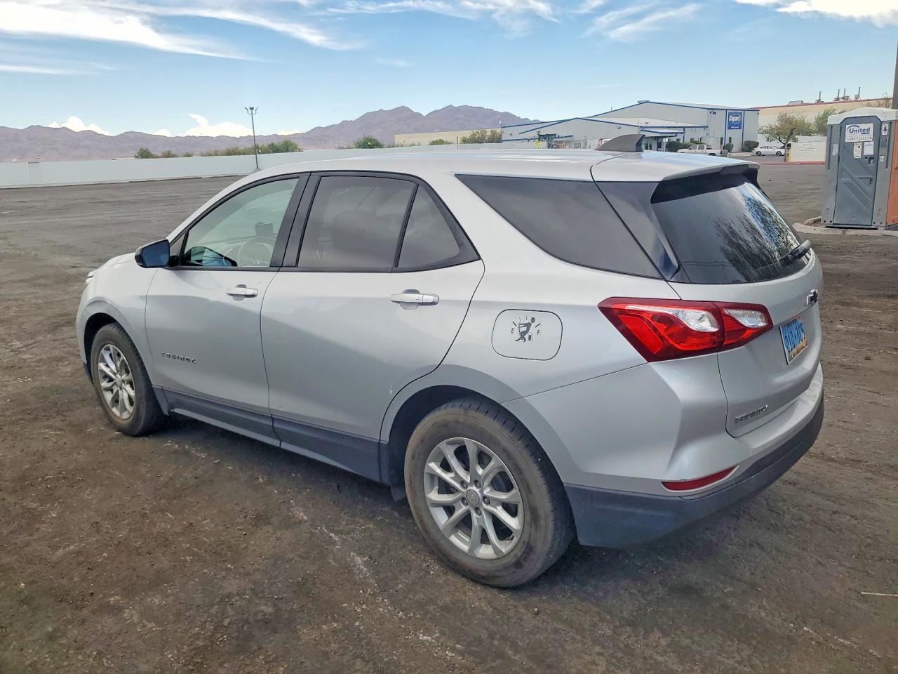 2019 Chevrolet Equinox Ls - zdjęcie 2