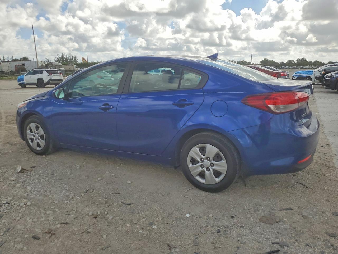 2017 Kia Forte Lx - zdjęcie 2