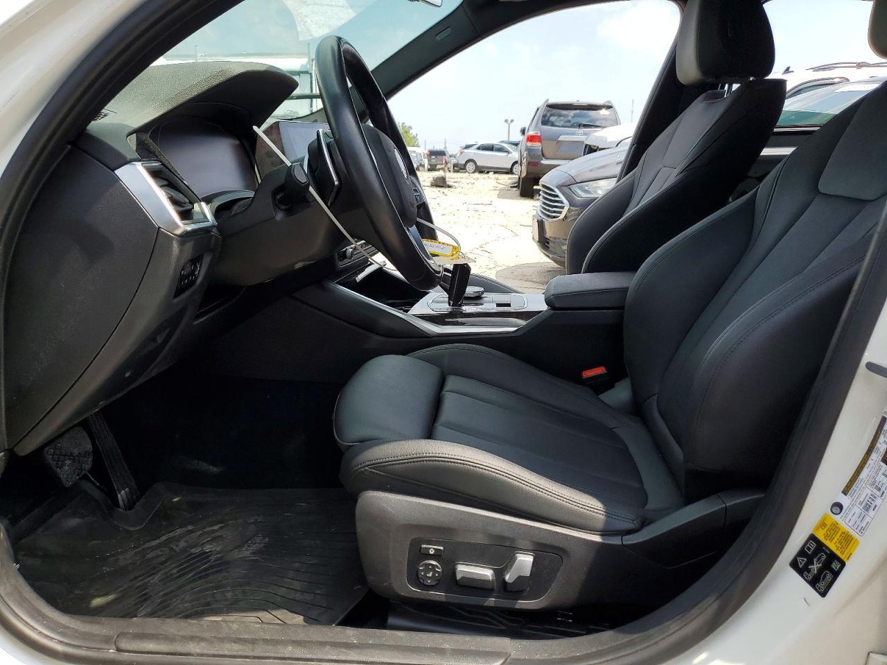 2020 BMW Seria 3 330i - zdjęcie 7