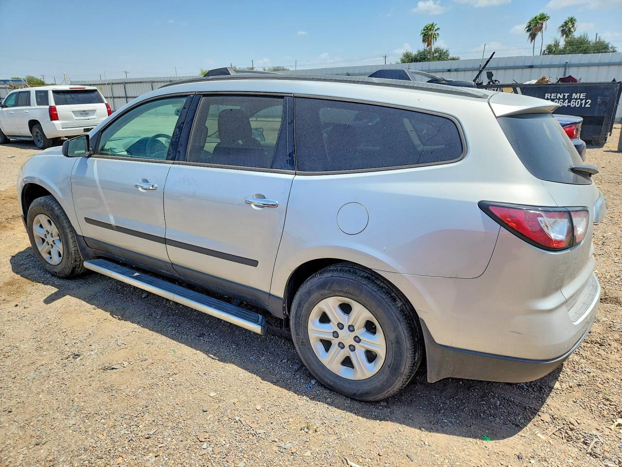 2016 Chevrolet Traverse Ls - zdjęcie 2
