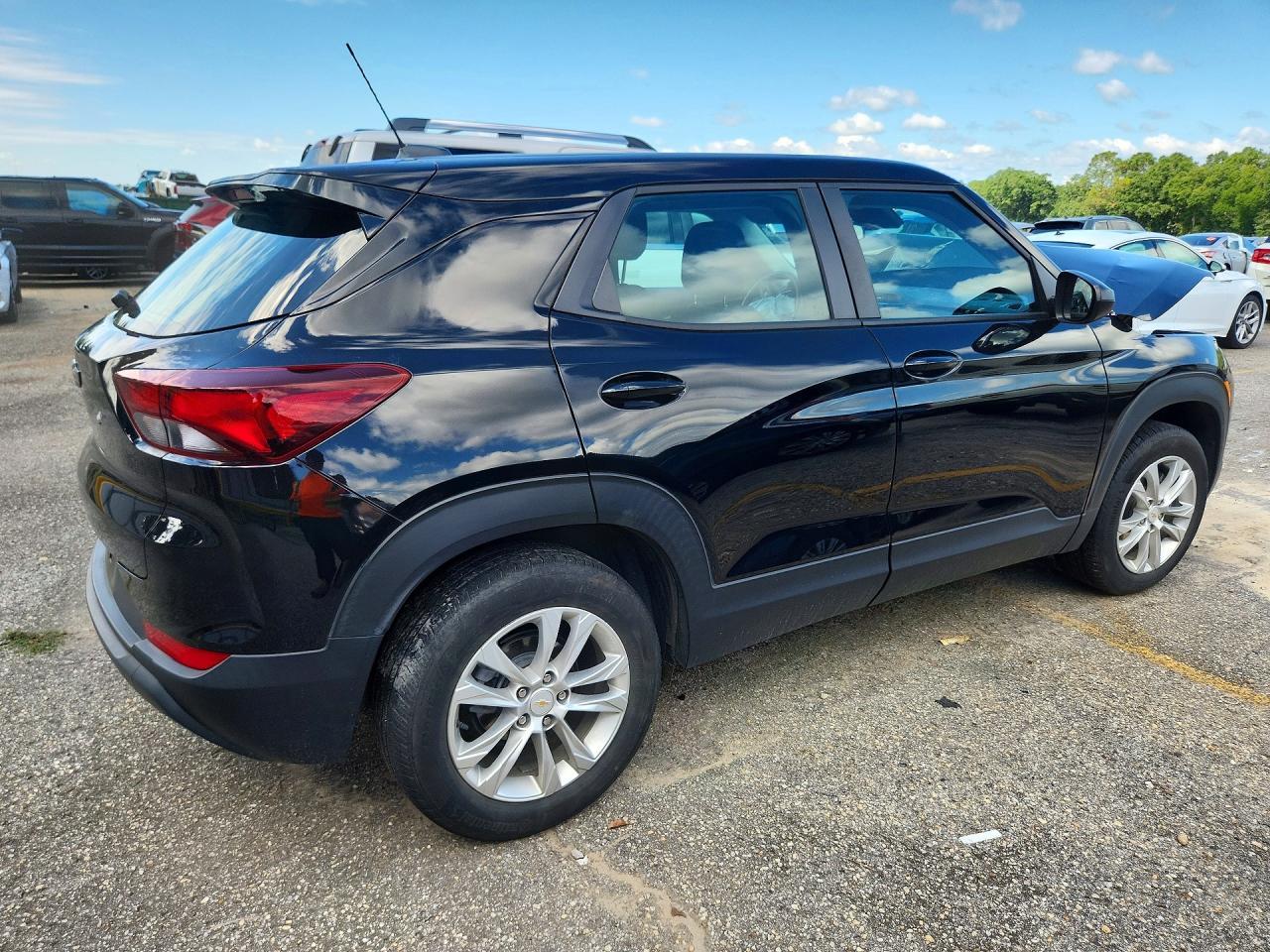 2023 Chevrolet Trailblazer Ls - zdjęcie 3