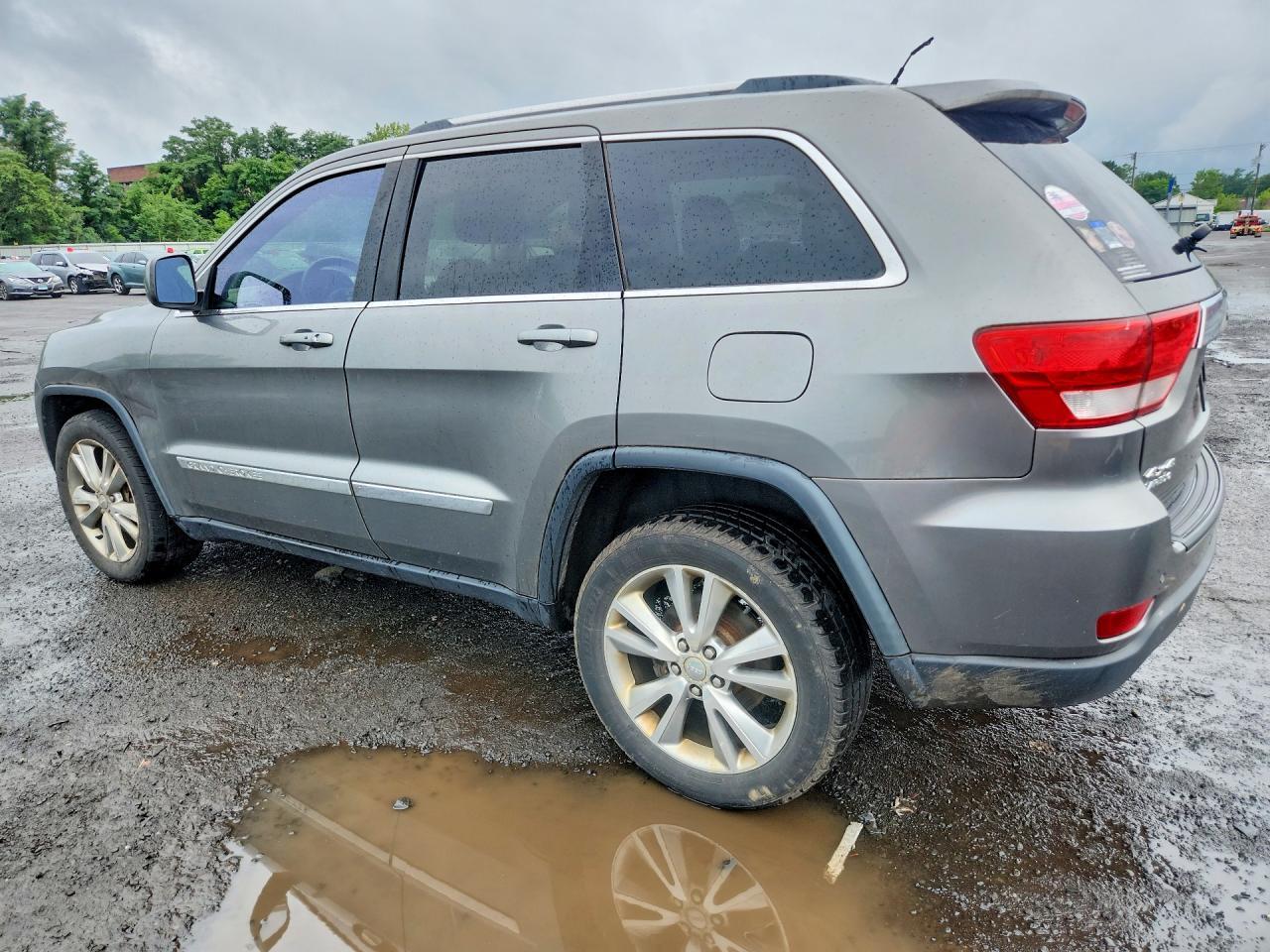 2013 Jeep Grand Cherokee Laredo - zdjęcie 2