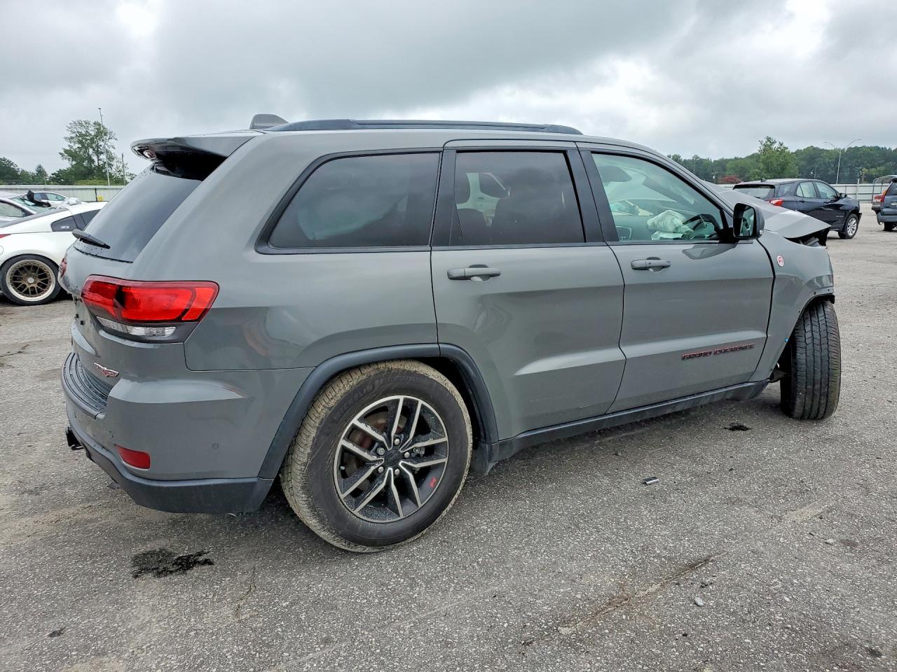 2020 Jeep Grand Cherokee Trailhawk - zdjęcie 3