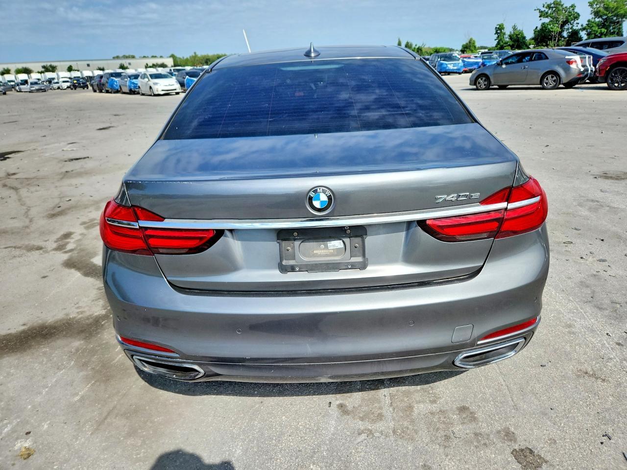 2017 BMW Seria 7 740e - zdjęcie 6