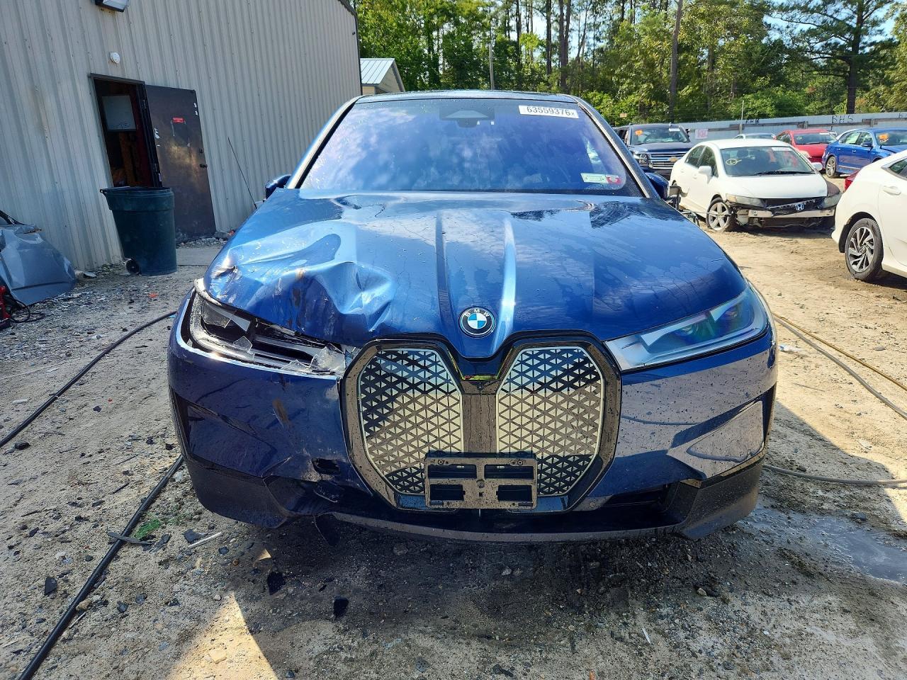 2022 BMW Ix xDrive50 - zdjęcie 5
