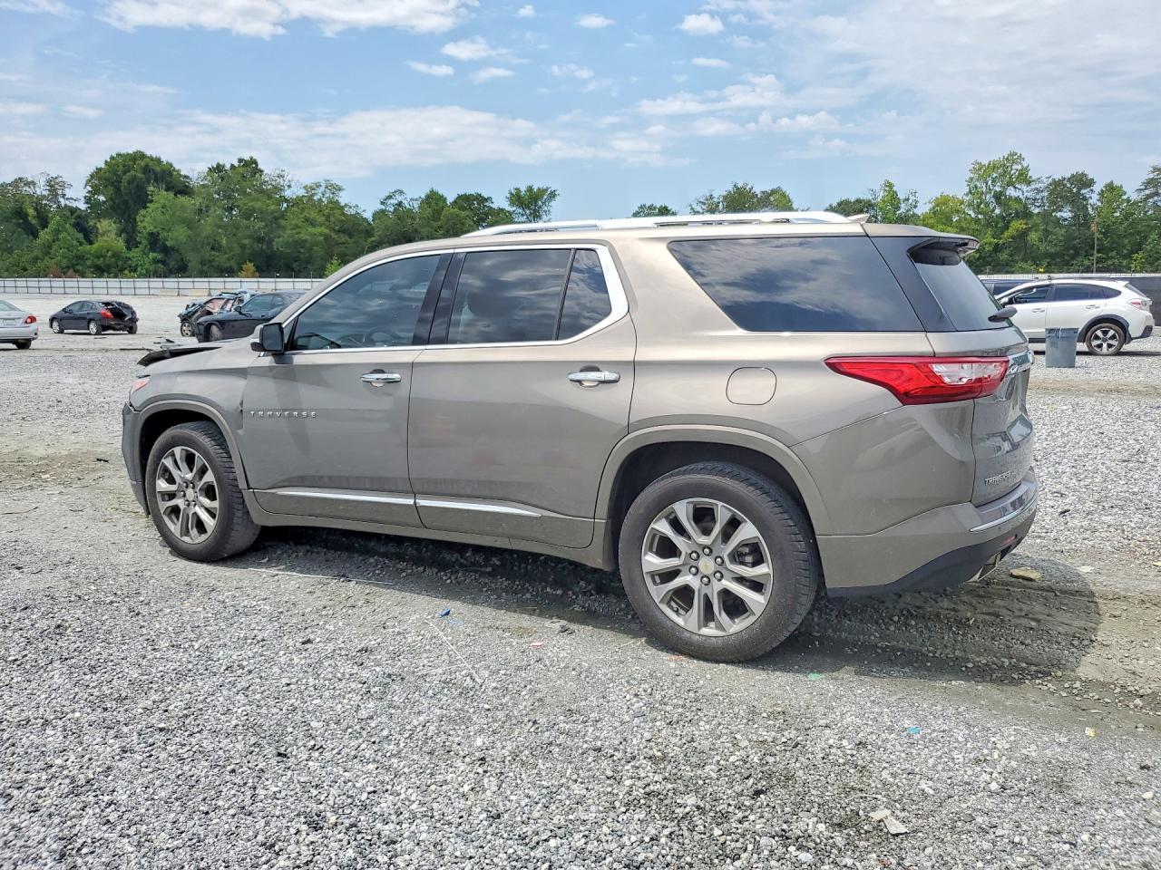 2018 Chevrolet Traverse Premier - zdjęcie 2