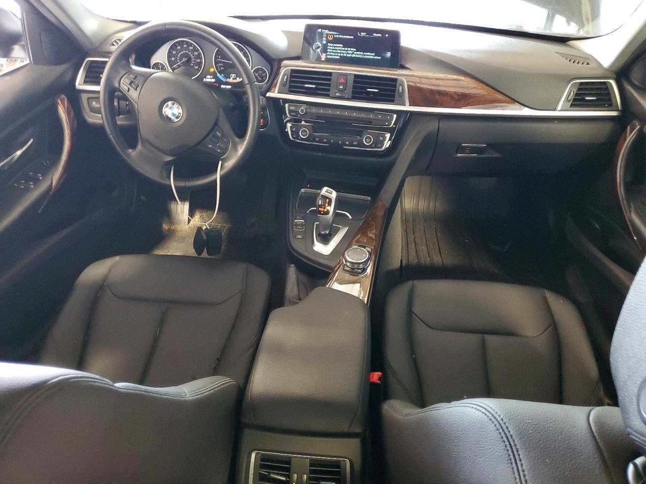 2016 BMW 320 Xi - zdjęcie 8