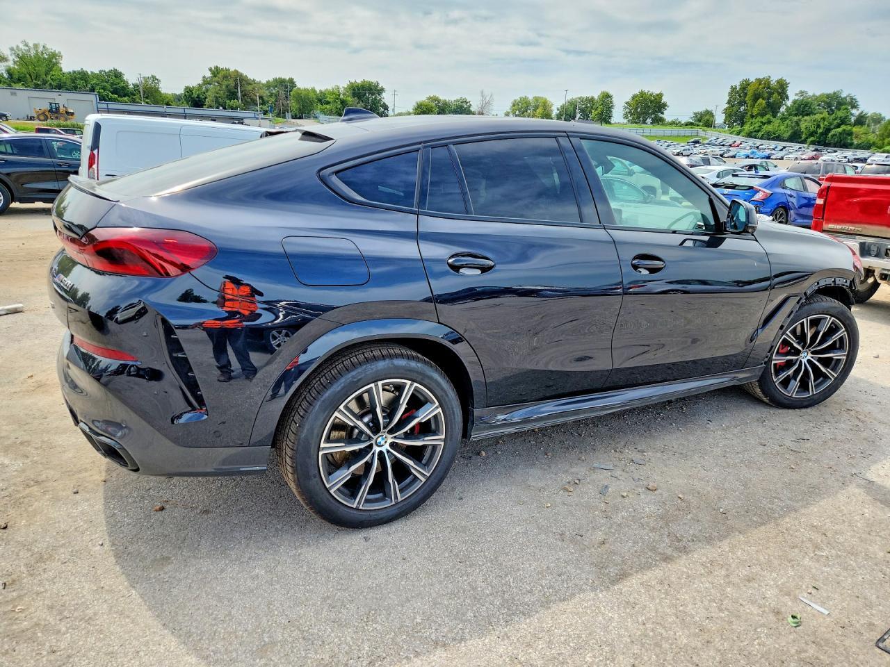 2023 BMW X6 M50I - zdjęcie 3