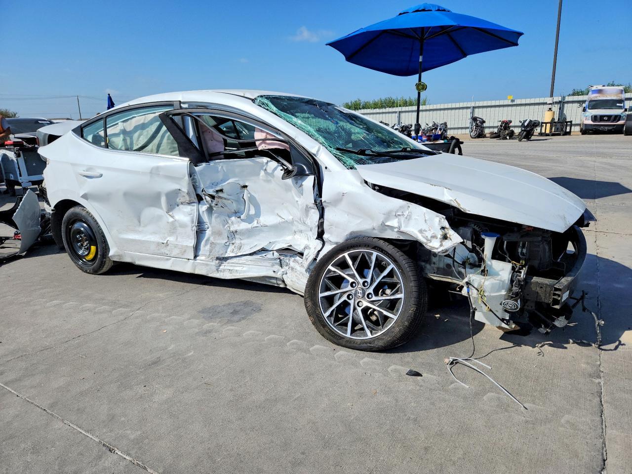 2019 Hyundai Elantra Limited - zdjęcie 4