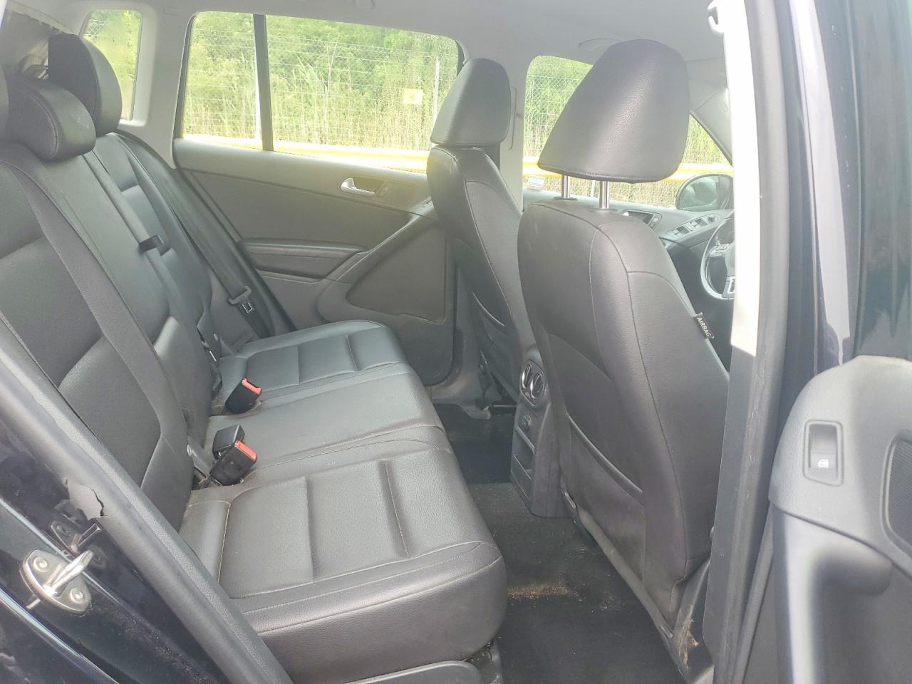 2017 Volkswagen Tiguan S - zdjęcie 11