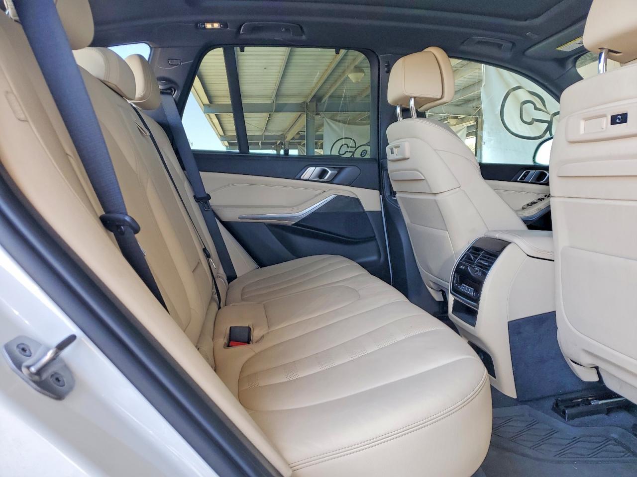2022 BMW X5 xDrive45E - zdjęcie 10