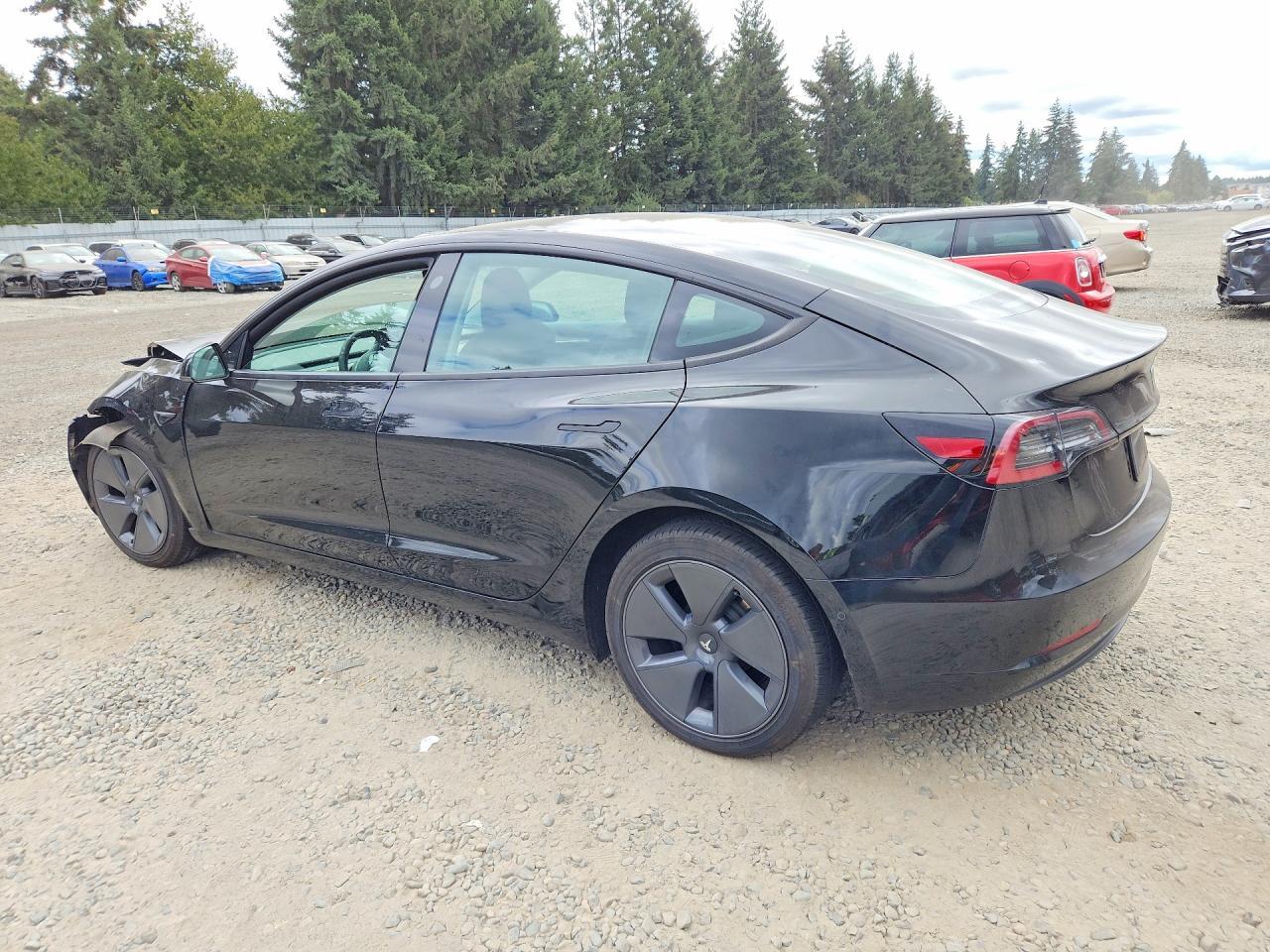 2022 Tesla Model 3 - zdjęcie 2