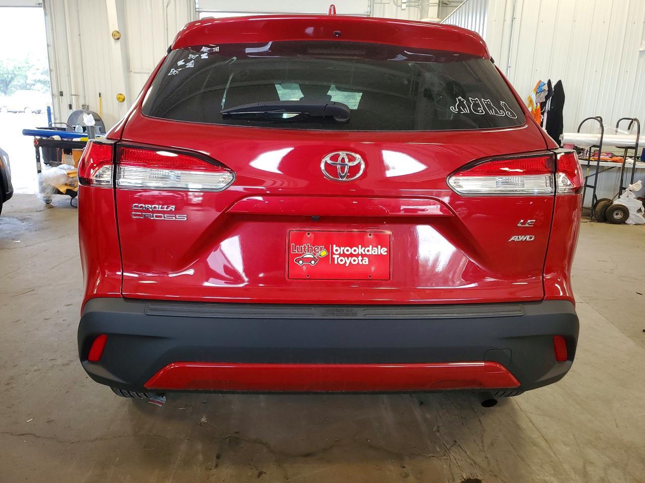 2024 Toyota Corolla Cross Le - zdjęcie 6
