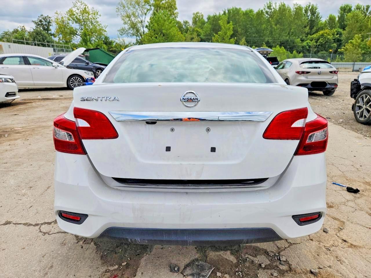 2019 Nissan Sentra S - zdjęcie 6