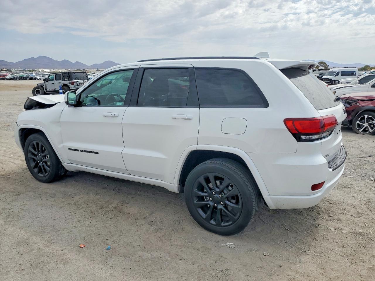 2019 Jeep Grand Cherokee Laredo - zdjęcie 2