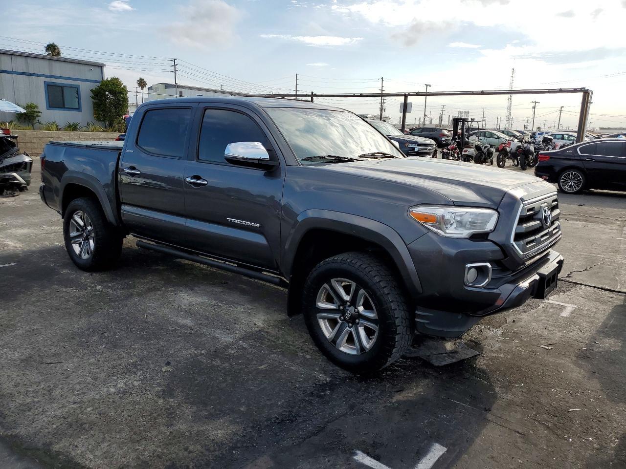 2017 Toyota Tacoma Limited - zdjęcie 4