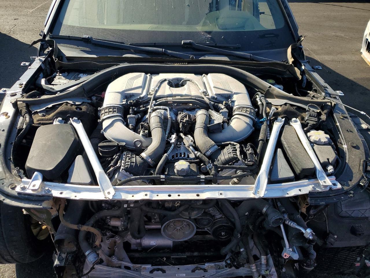 2019 BMW 750 I - zdjęcie 11