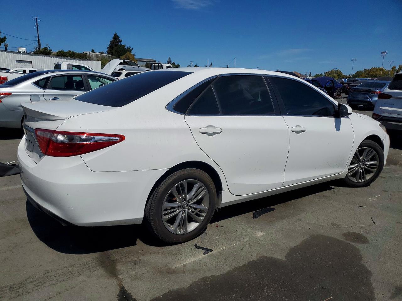 2017 Toyota Camry Se - zdjęcie 3