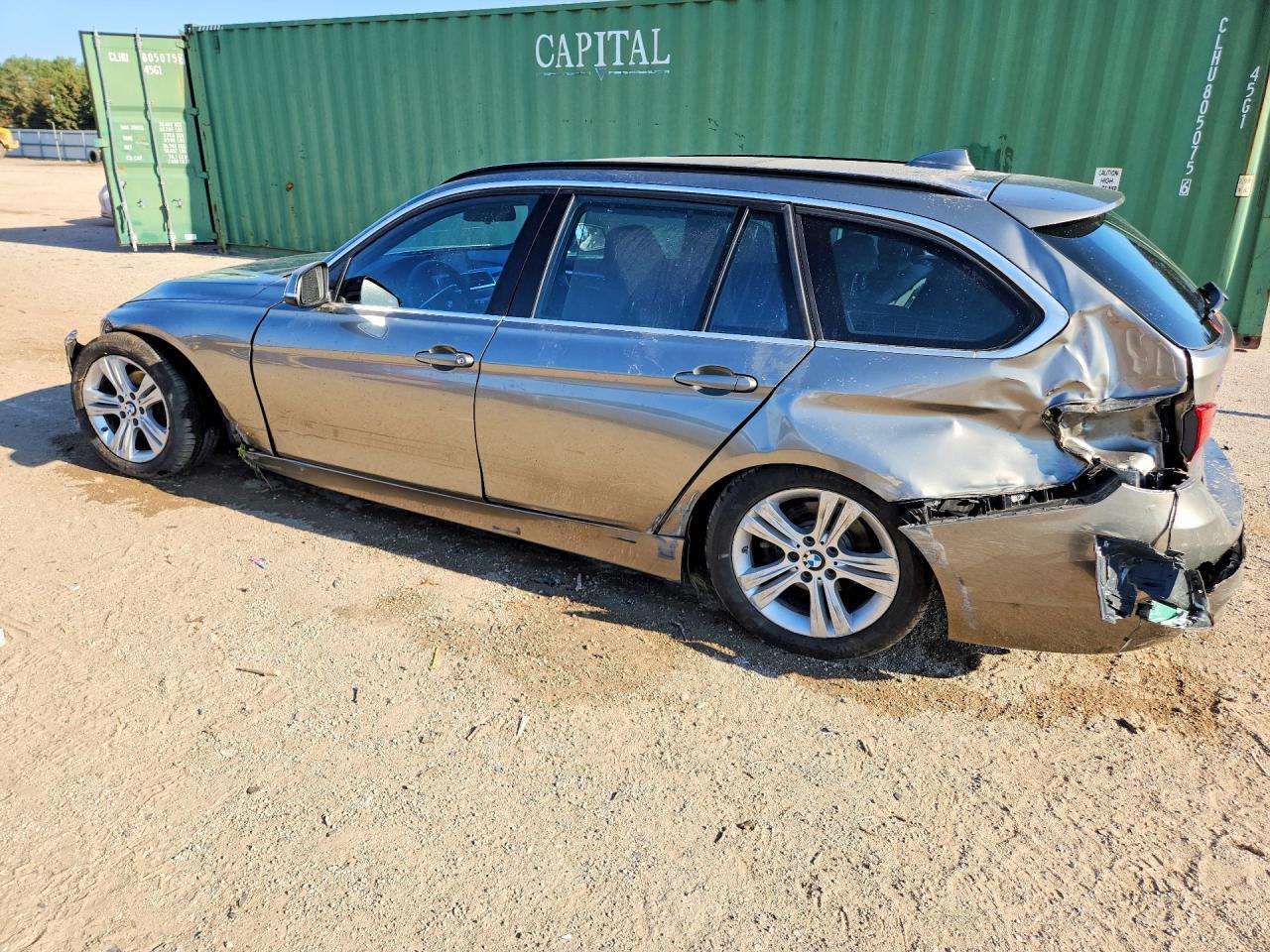 2017 BMW Seria 3 330i - zdjęcie 2