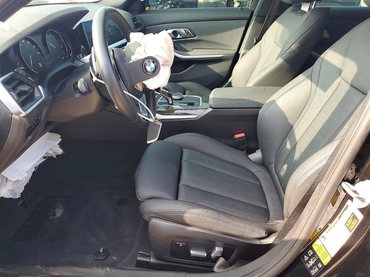 2020 BMW Seria 3 330i - zdjęcie 7