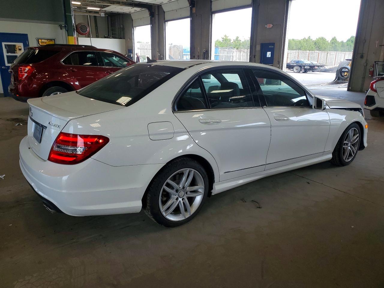 2013 Mercedes-Benz C 300 4Matic - zdjęcie 3