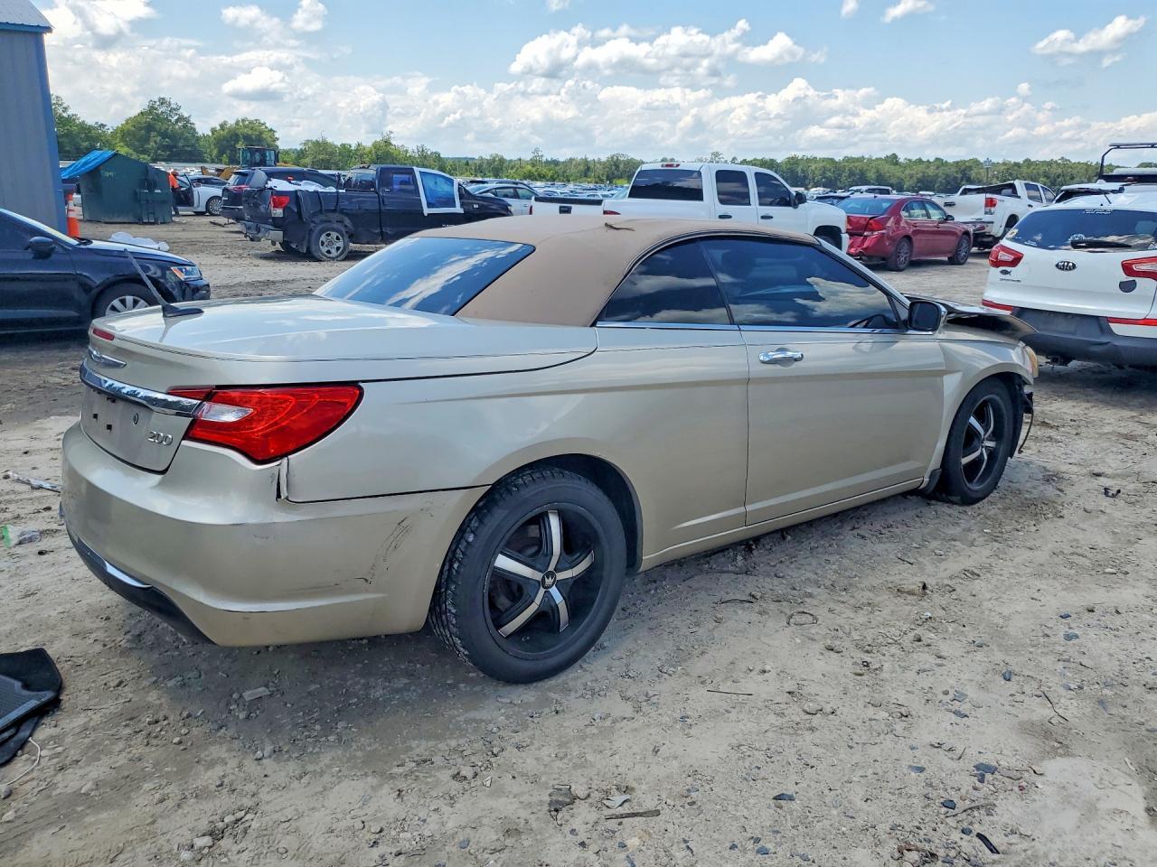 2013 Chrysler 200 Limited - zdjęcie 3