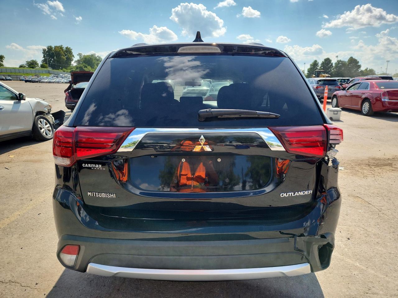 2017 Mitsubishi Outlander Es - zdjęcie 6