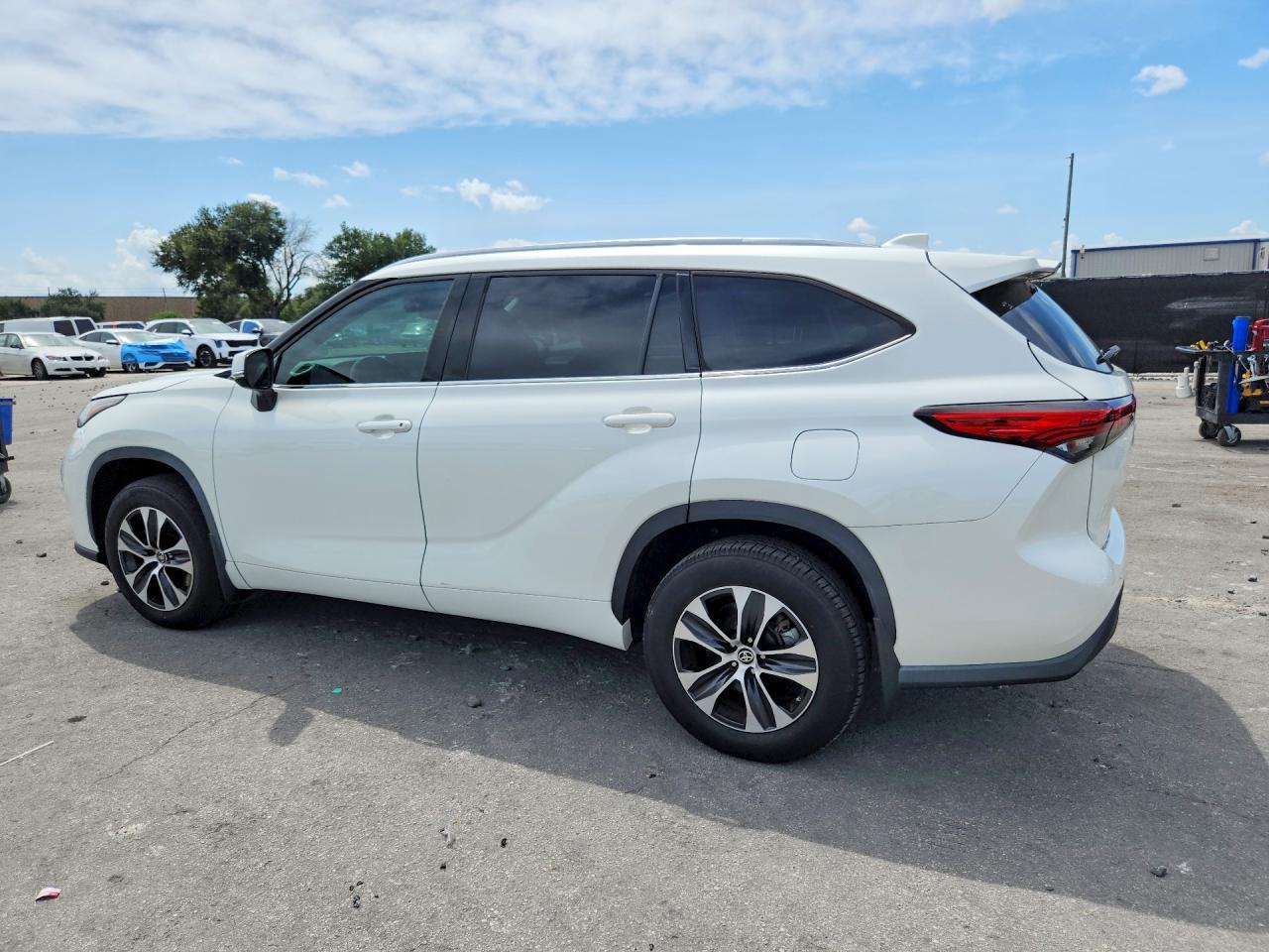 2020 Toyota Highlander Xle - zdjęcie 2