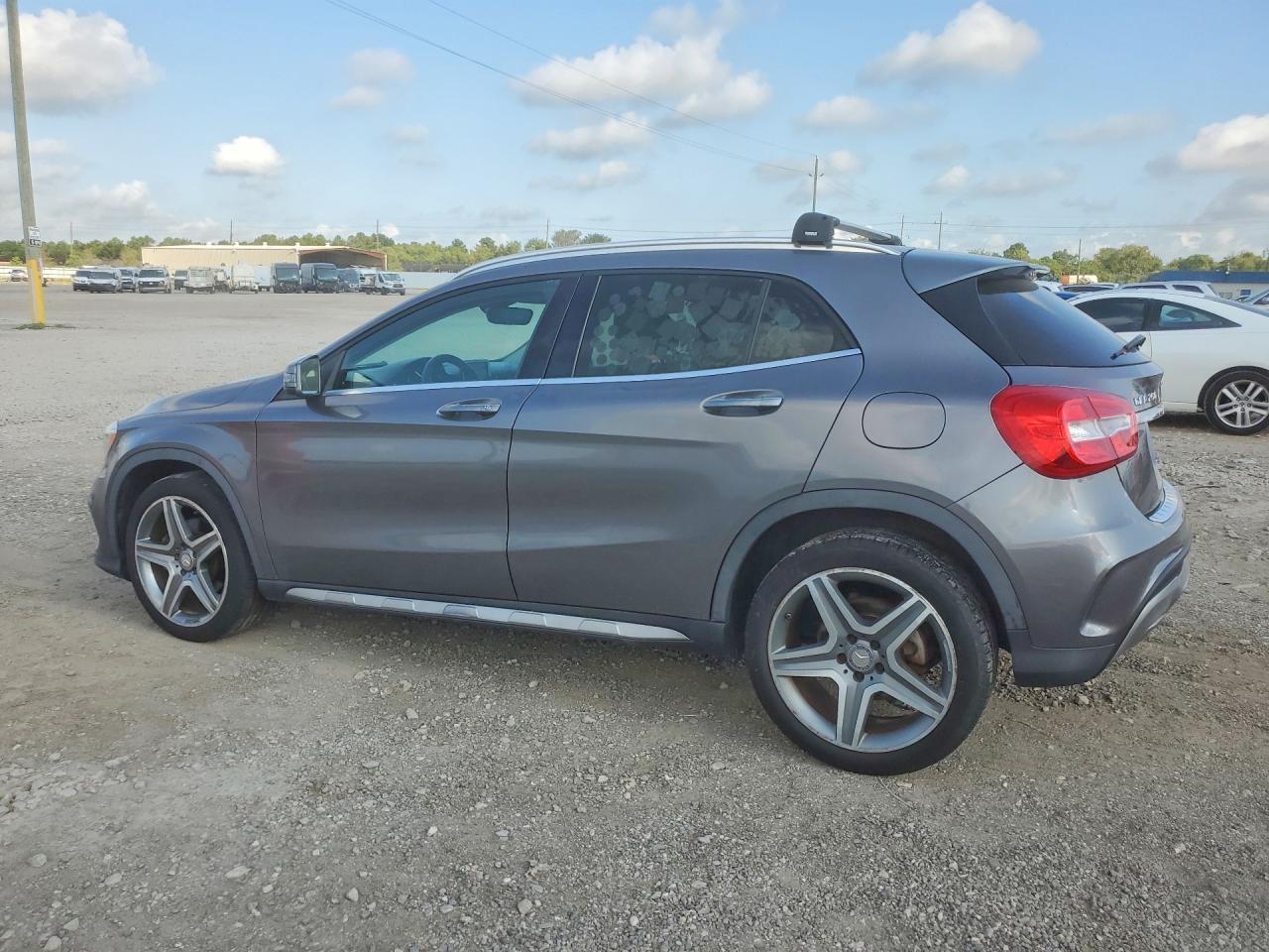 2015 Mercedes-Benz Gla 250 4Matic - zdjęcie 2