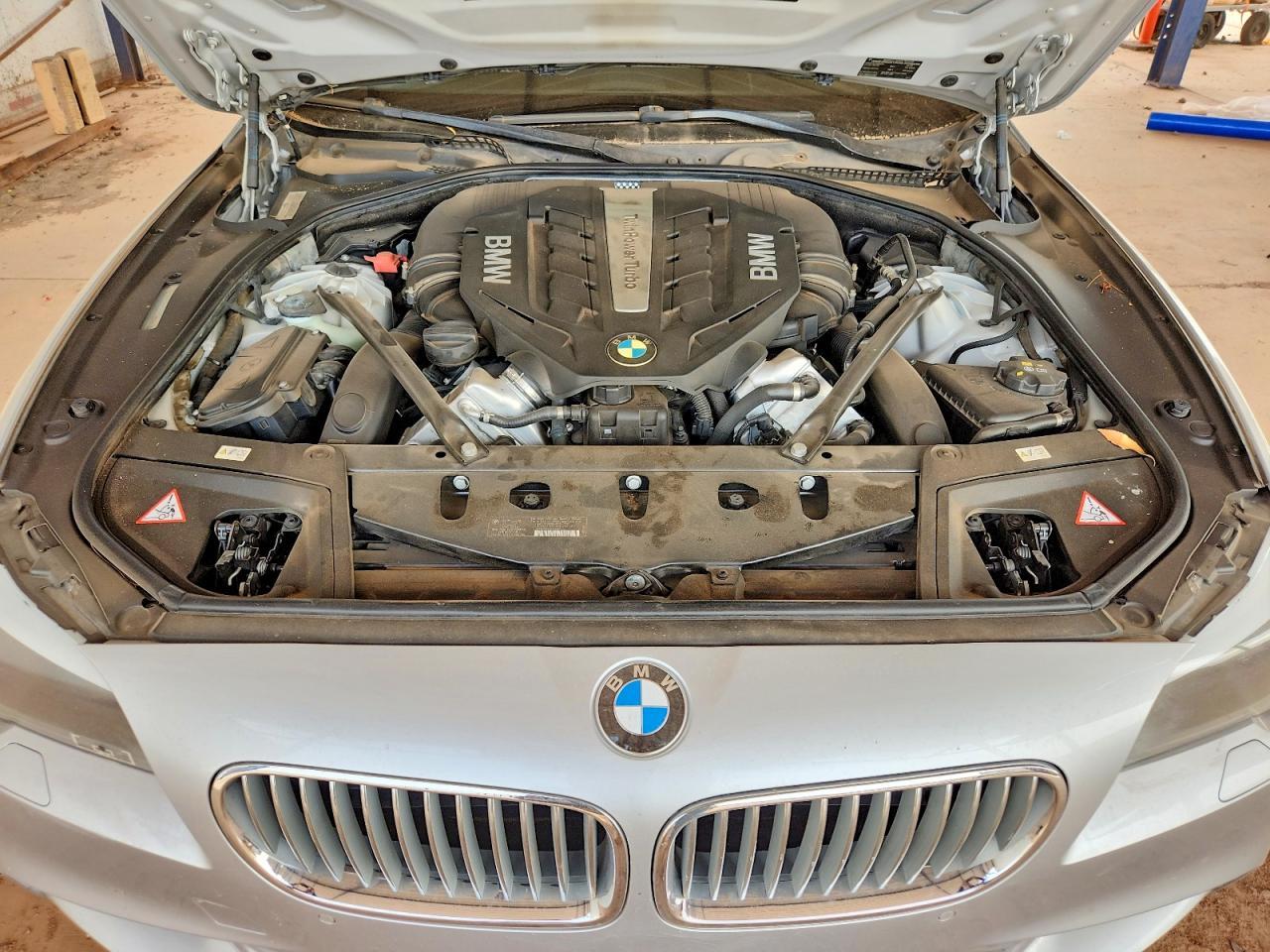 2013 BMW 550 I - zdjęcie 11
