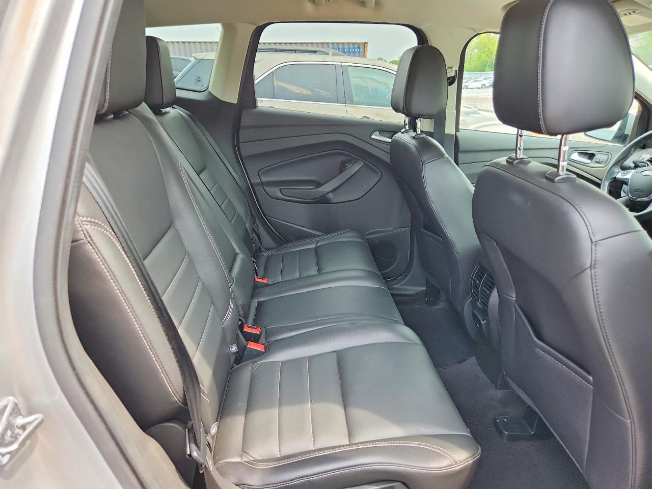 2016 Ford Escape Titanium - zdjęcie 11
