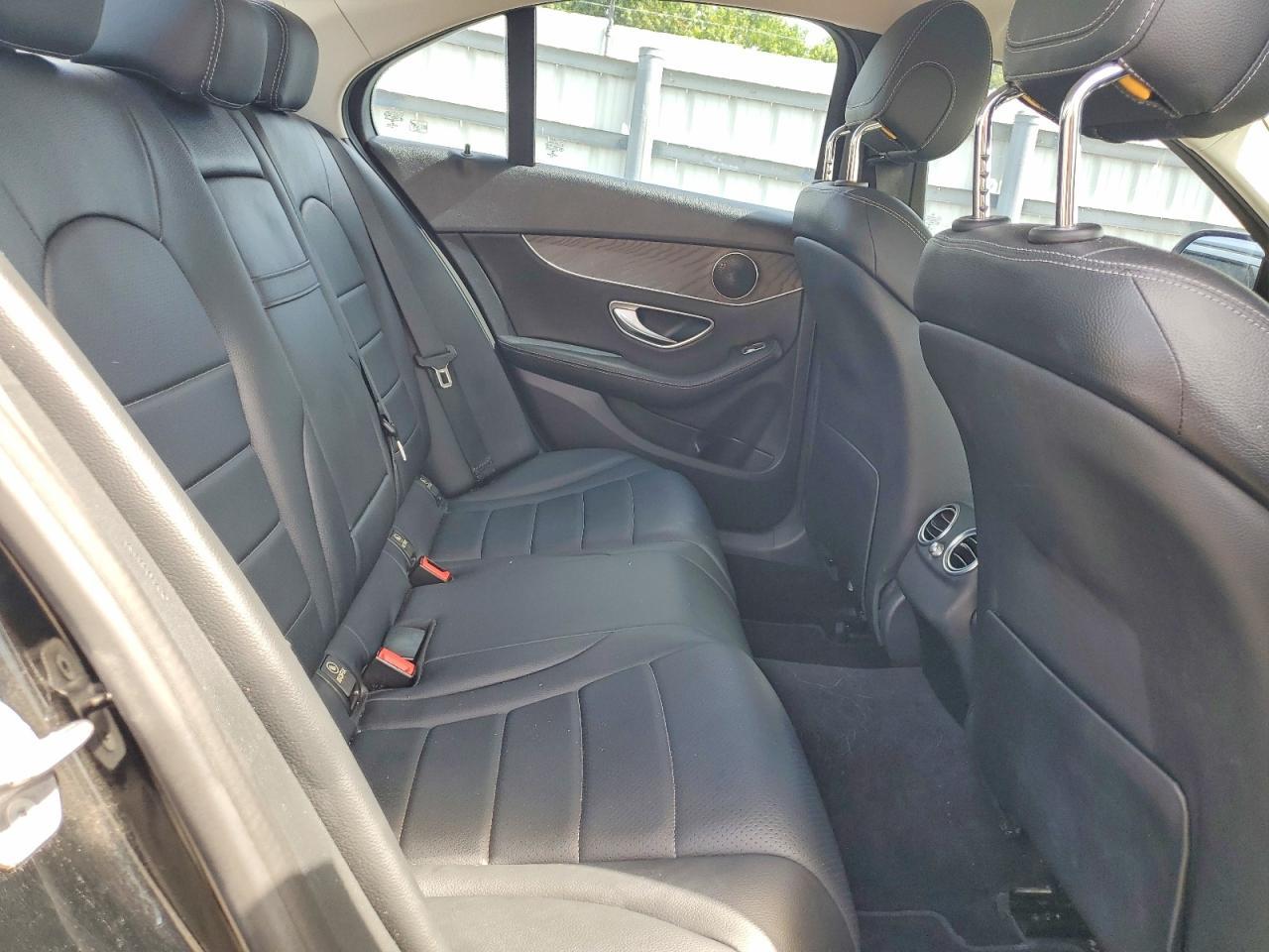 2017 Mercedes-Benz C 300 - zdjęcie 10