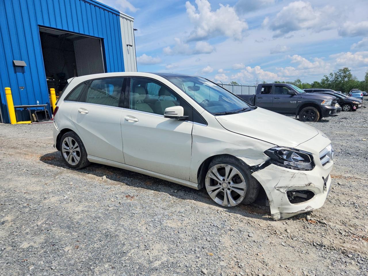 2017 Mercedes-Benz B 250 4Matic - zdjęcie 4