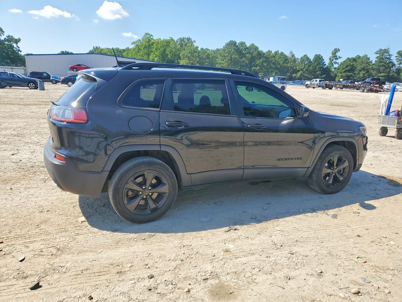 2019 Jeep Cherokee Latitude Plus - zdjęcie 3