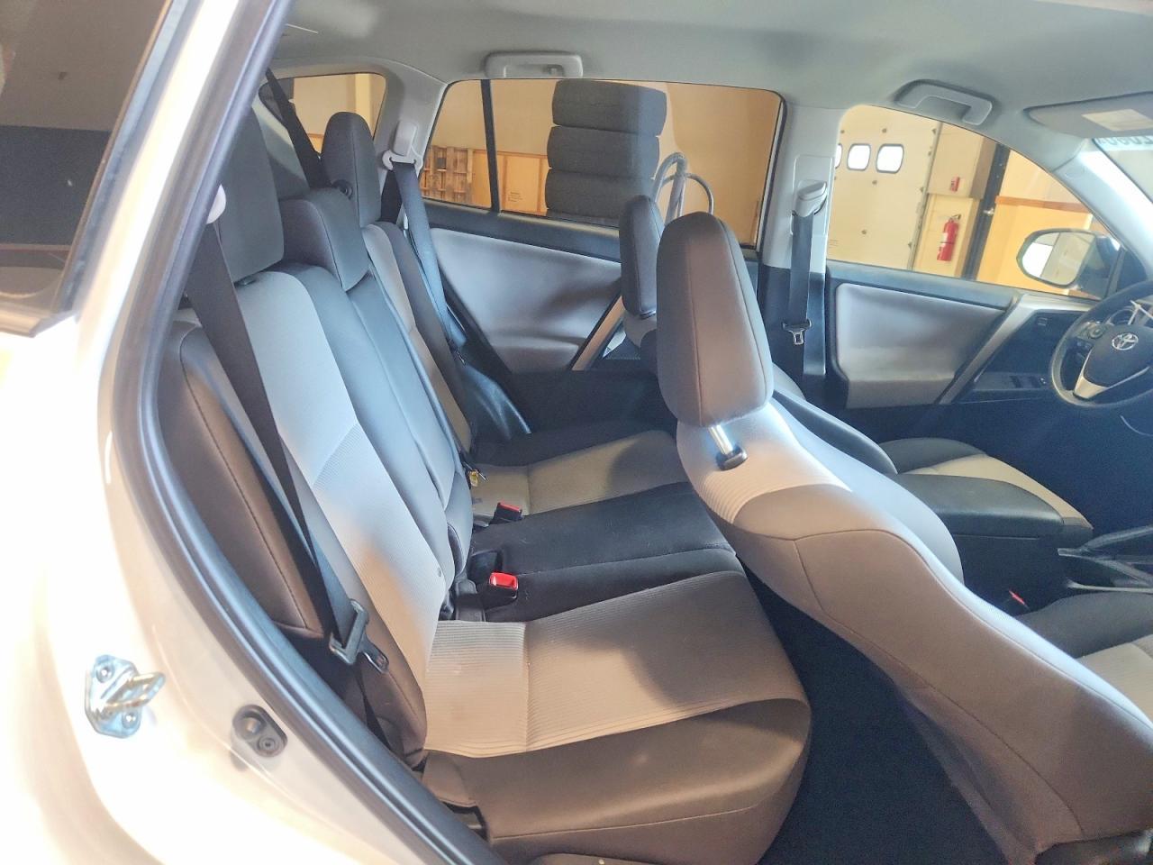 2014 Toyota Rav4 Le - zdjęcie 11