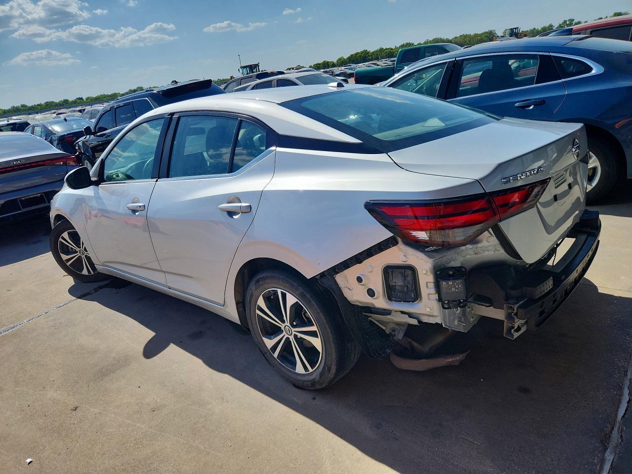 2022 Nissan Sentra Sv - zdjęcie 2
