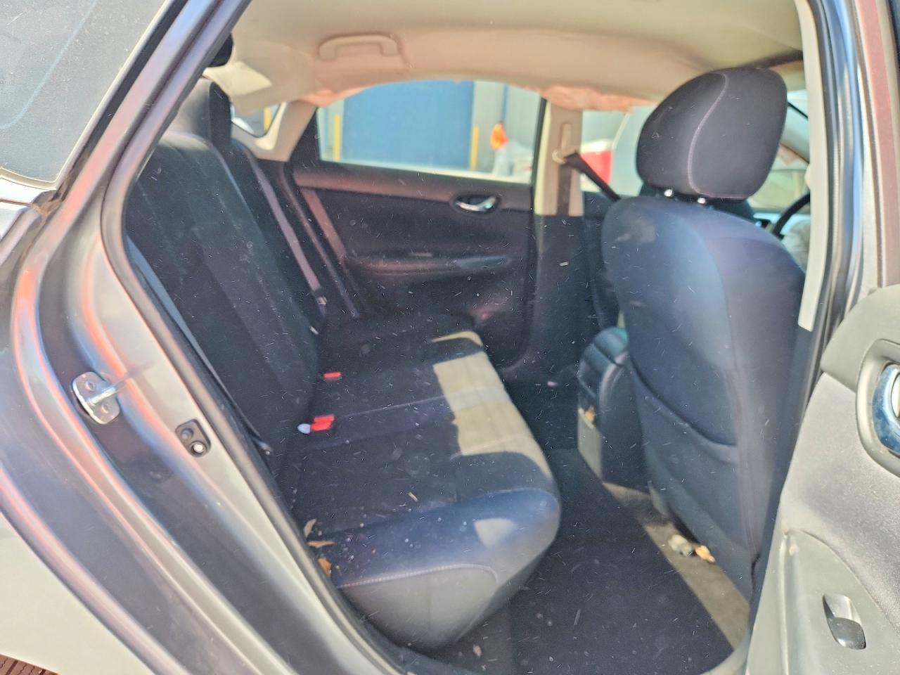 2016 Nissan Sentra S - zdjęcie 10
