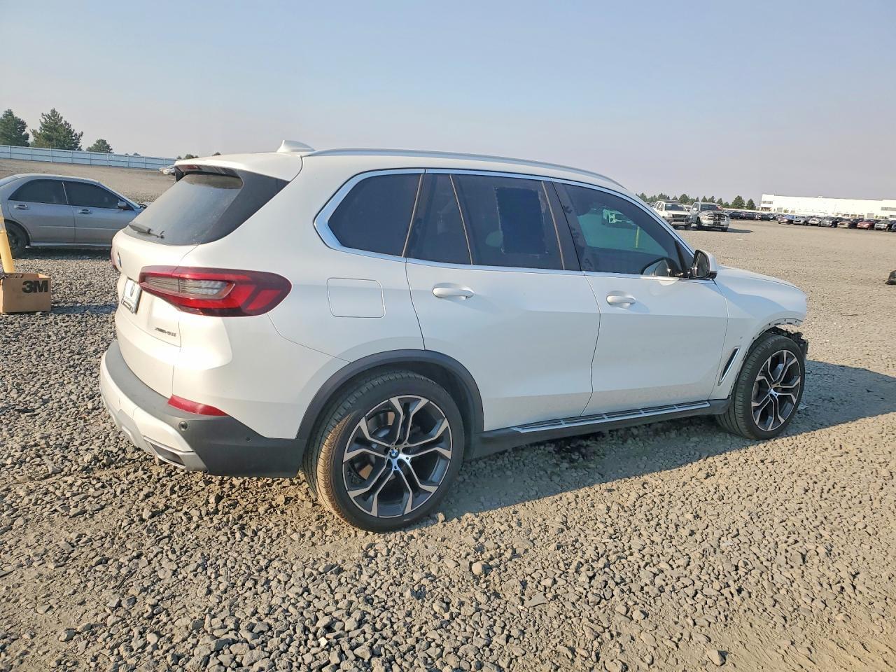 2021 BMW X5 xDrive40I - zdjęcie 3