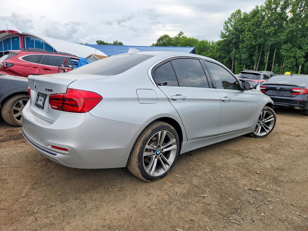 2018 BMW Seria 3 330i - zdjęcie 3