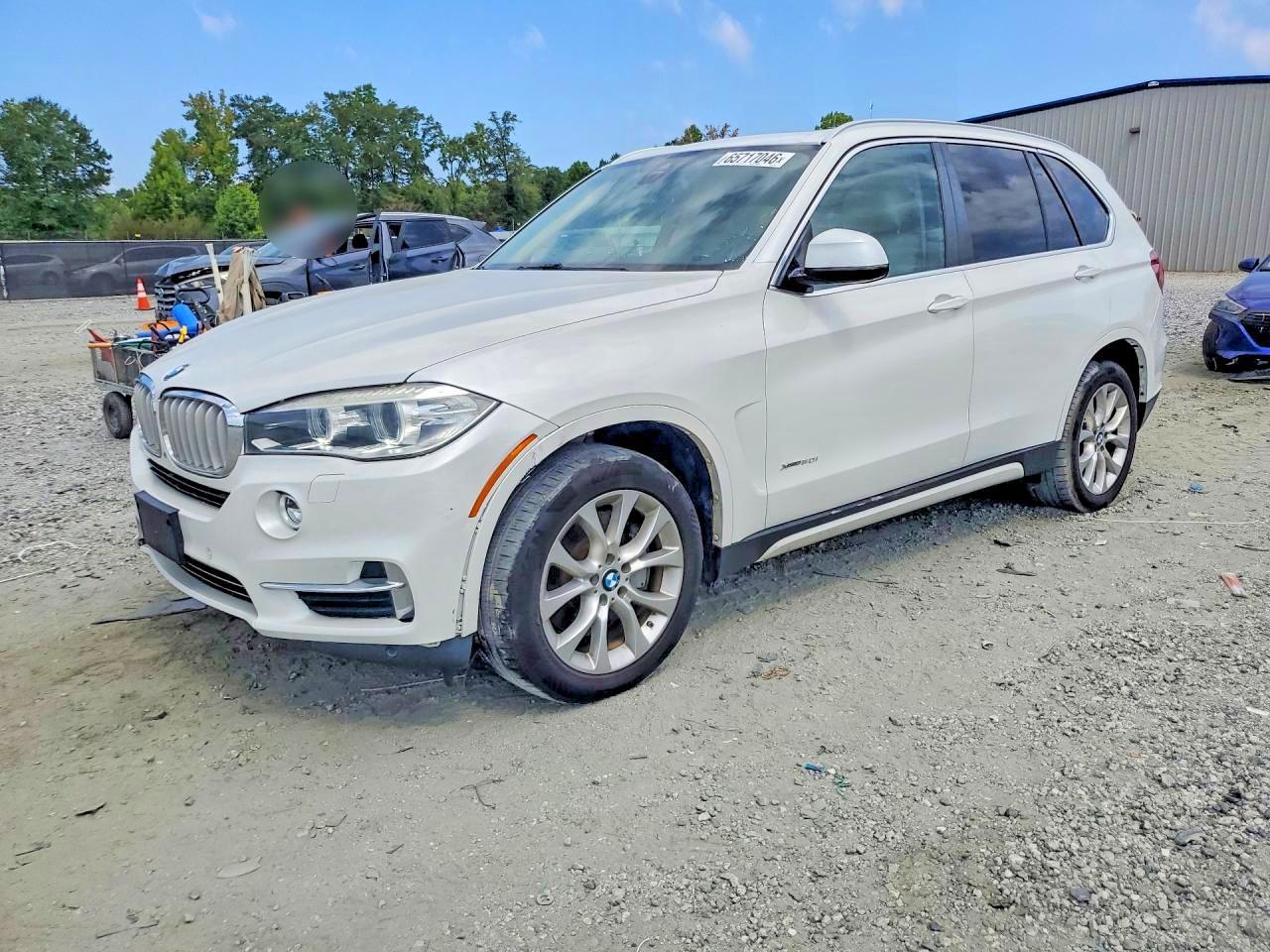 2015 BMW X5 xDrive50I - zdjęcie główne
